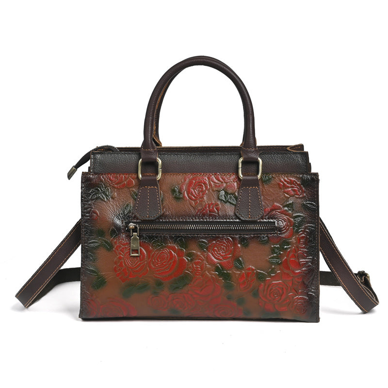 New Womens Shoulder Bag In Top-Grain Cowhide With A Versatile Embossed Pattern